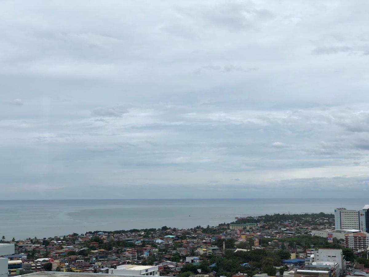 Avida Towers Davao Lägenhet Exteriör bild